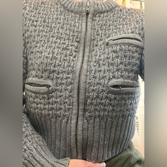 💫H&M Longsleeves Women’s Zipper-Down Wool Vest - Picture 11 of 11